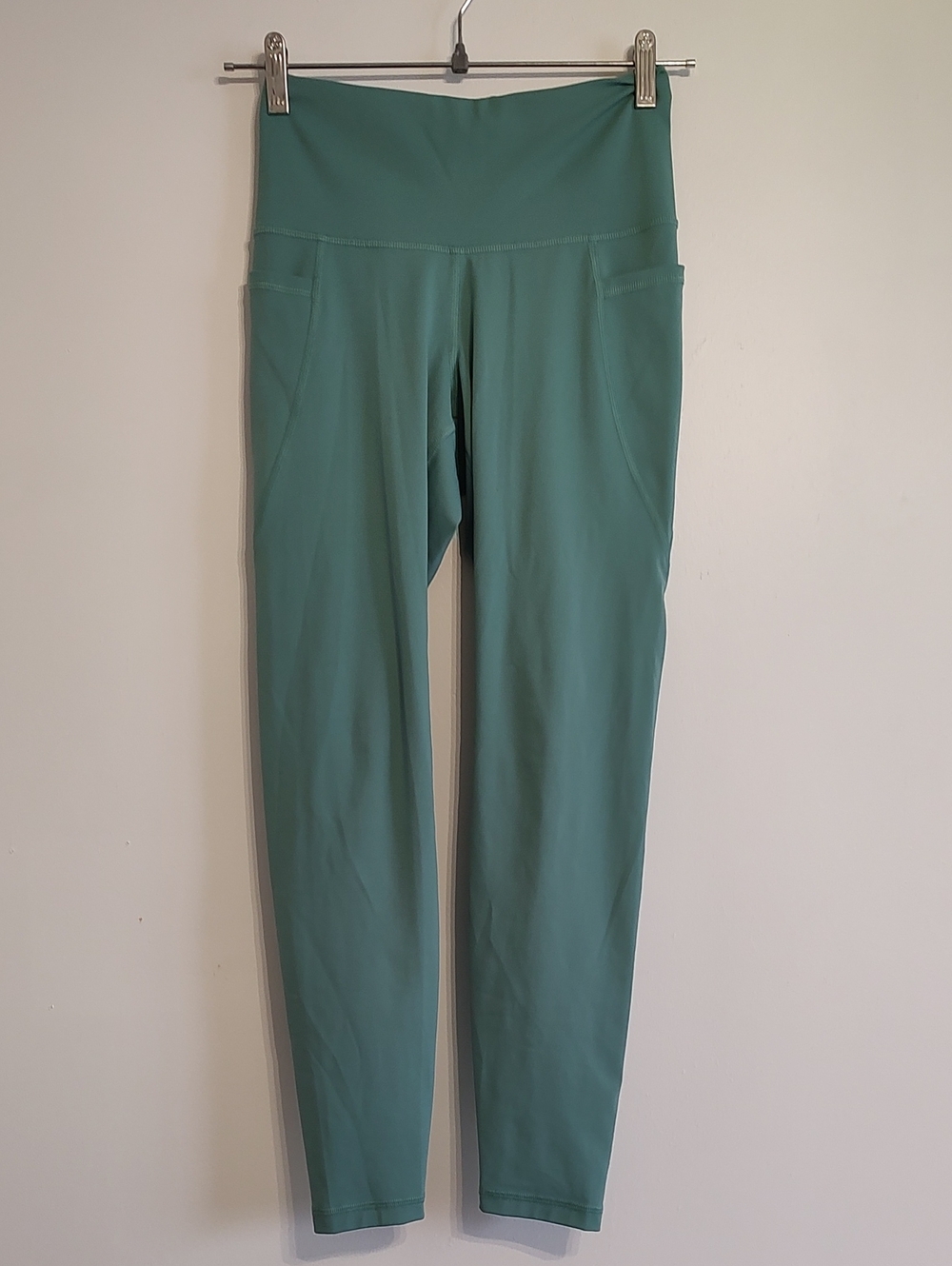 Old Navy  High-Waist Leggings with Side Pockets